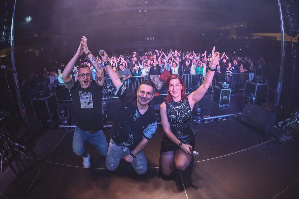 potszilveszteri-buli-a-delta-zenekarral